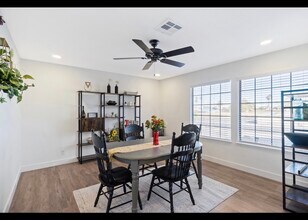 712 Glen Abbey Cir, Unit Glen Abbey in Las Vegas, NV - Building Photo - Building Photo