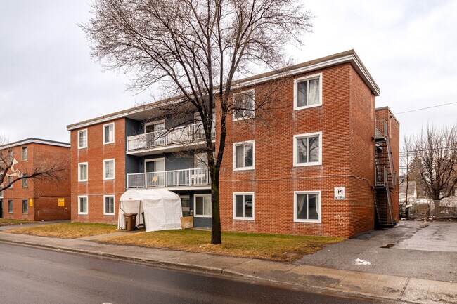 8291 Pie-IX Boul in Montréal, QC - Building Photo - Building Photo