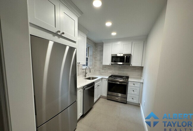 35 Park St, Unit 2 in Brookline, MA - Foto de edificio - Building Photo