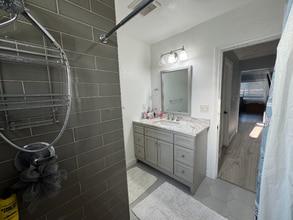 1313 W 4th St in Santa Ana, CA - Building Photo - Building Photo