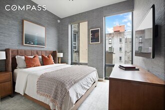 287 E Houston St in New York, NY - Foto de edificio - Building Photo