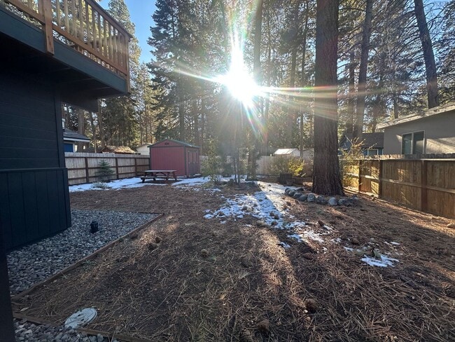 1102 Dedi Ave in South Lake Tahoe, CA - Building Photo - Building Photo