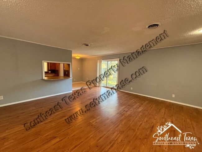 4455 S 5th St in Beaumont, TX - Building Photo - Building Photo