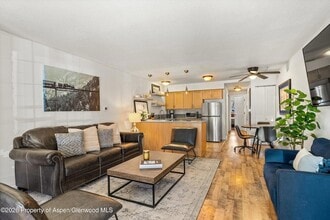 210 E Cooper Ave, Unit 1C in Aspen, CO - Building Photo - Building Photo