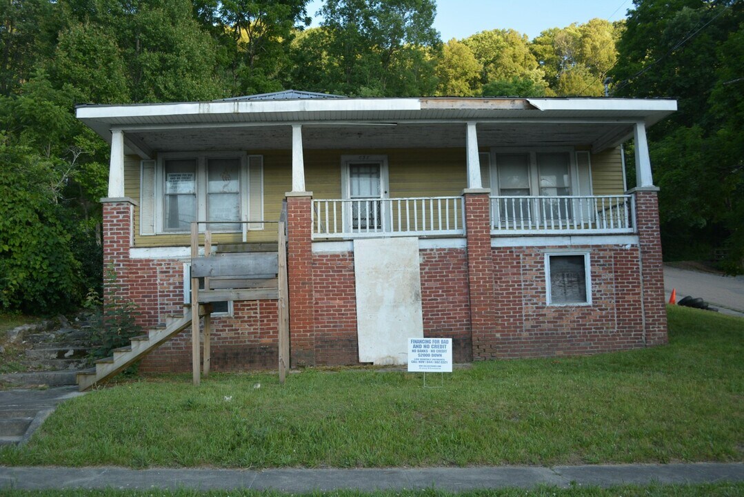837 Kentucky Ave SW in Norton, VA - Building Photo