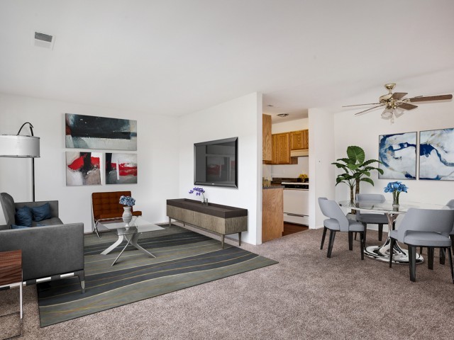 Kingsrow Apartment Homes in Lindenwold, NJ - Foto de edificio - Building Photo