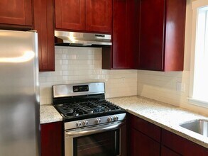 8986 SE Harney Ct in Portland, OR - Building Photo - Building Photo