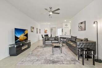 19501 Hinkley Dr in Estero, FL - Building Photo - Building Photo