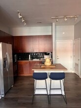 2125 Southend Dr in Charlotte, NC - Foto de edificio - Building Photo