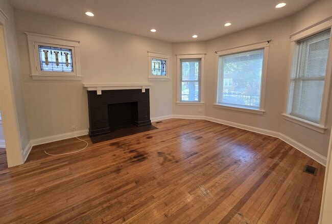 property at 4341 N Francisco Ave