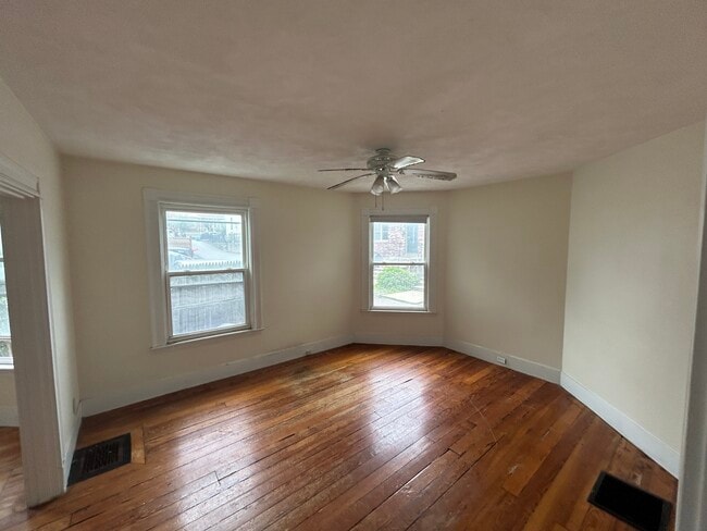 27R Albion St, Unit 1