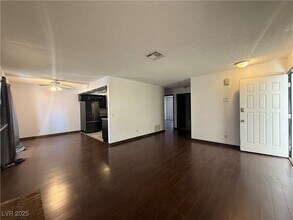 6661 W Tropicana Ave in Las Vegas, NV - Building Photo - Building Photo