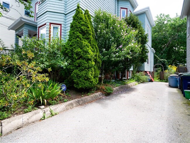 6 Clifton St, Unit #2