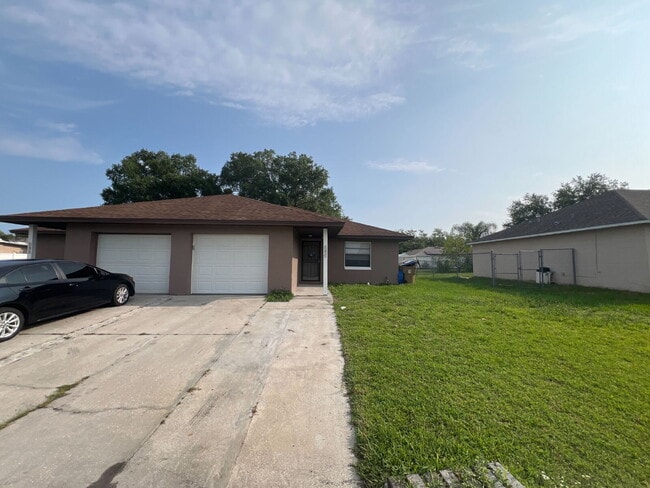 686 Royalty Ct in Kissimmee, FL - Building Photo - Building Photo