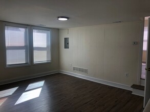 24 Emory Ave-Unit -Apt. 2 in Trenton, NJ - Building Photo - Building Photo