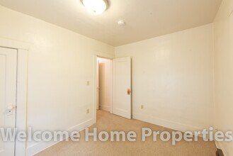 128 SE 2nd St in College Place, WA - Building Photo - Building Photo