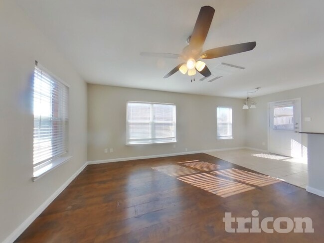 112 Drover Ridge Rd in Newark, TX - Building Photo - Building Photo