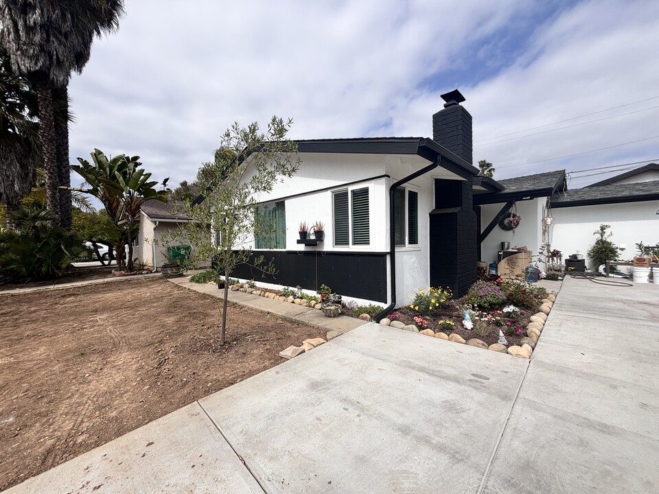 2 Calaveras Ave in Goleta, CA - Building Photo