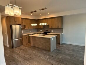 250 Nickel Rd in Kelowna, BC - Building Photo - Building Photo