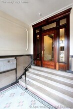 27 Park Dr in Boston, MA - Foto de edificio - Building Photo