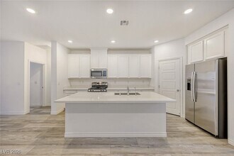 6848 Stagehand Ave in Las Vegas, NV - Building Photo - Building Photo