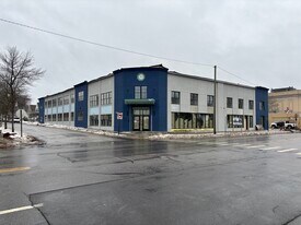 1555 Elm St in Manchester, NH - Building Photo