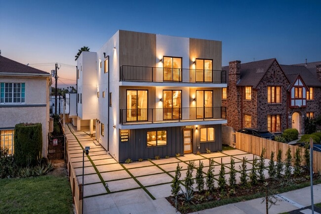 property at 1259 S Longwood Ave
