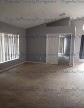 254 Hunt St in Clermont, FL - Foto de edificio - Building Photo