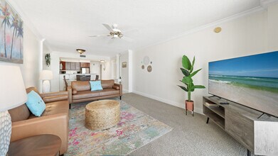 7205 Thomas Dr in Panama City Beach, FL - Building Photo - Building Photo