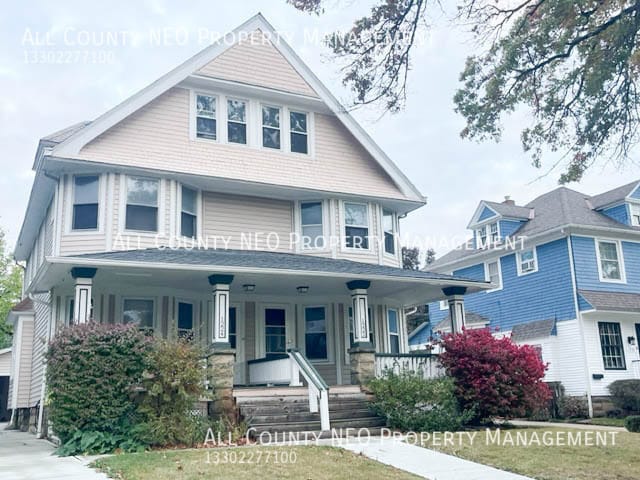 property at 1222 W Clifton Blvd