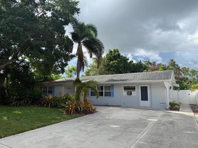 2186 Sunnyside Pl in Sarasota, FL - Building Photo - Building Photo
