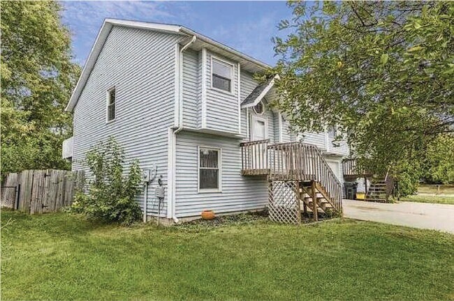 2203 10th St in Coralville, IA - Building Photo - Building Photo