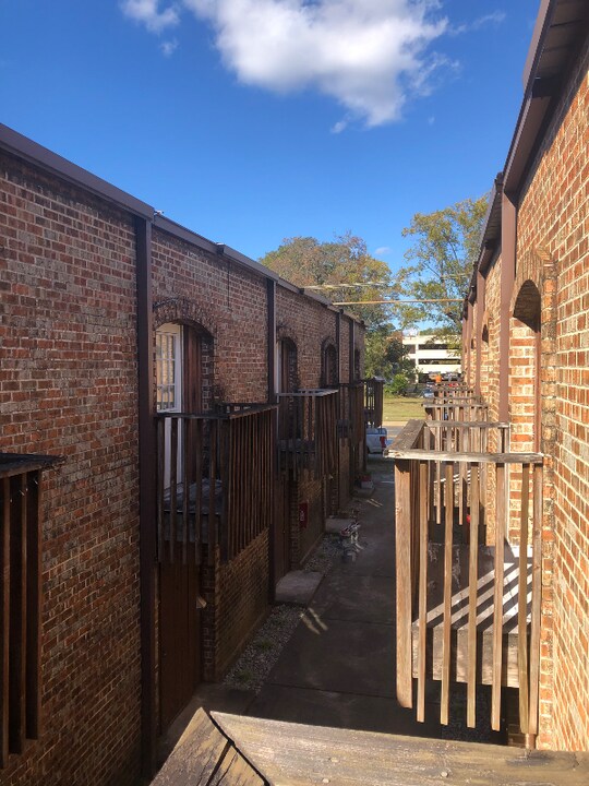 208 E Starr Ave in Nacogdoches, TX - Building Photo