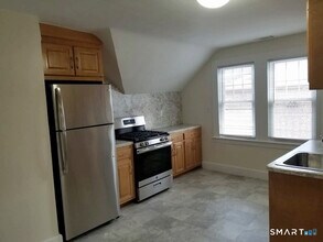 51 Wallace Row in Wallingford, CT - Building Photo - Building Photo