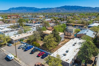 El Pueblito in Albuquerque, NM - Foto de edificio - Building Photo