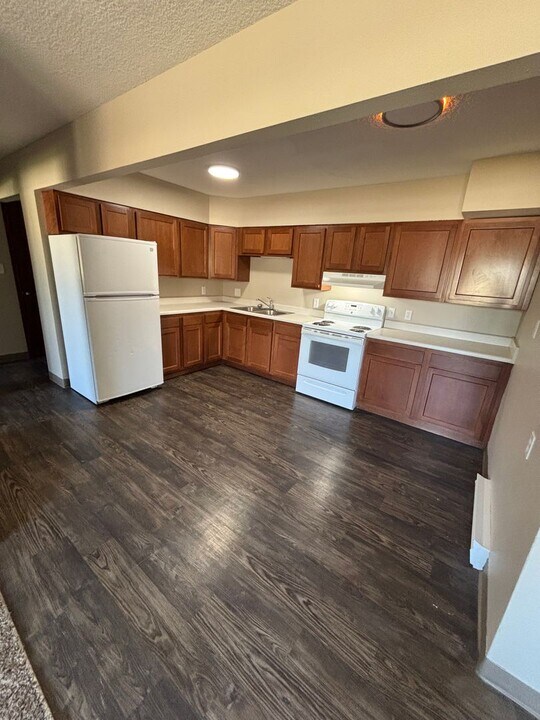 610 E 18th St in Carroll, IA - Building Photo