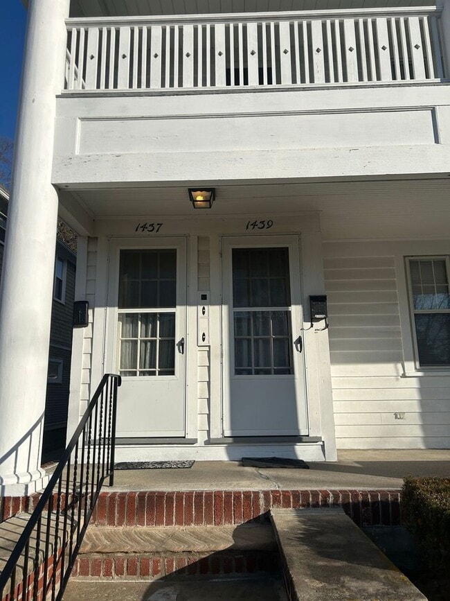 1439 Vassar Dr in Toledo, OH - Foto de edificio - Building Photo