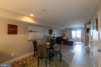 25 Queen Elizabeth Ct in Chester, MD - Building Photo - Building Photo