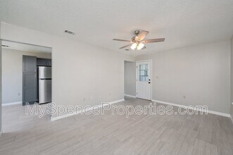 440 Apple Dr in Crestview, FL - Building Photo - Building Photo