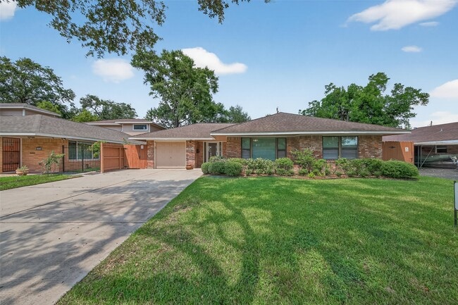 4038 Cheena Dr in Houston, TX - Building Photo - Building Photo