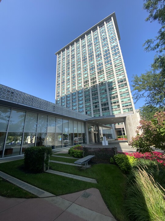 3600 N Lake Shore Dr in Chicago, IL - Building Photo