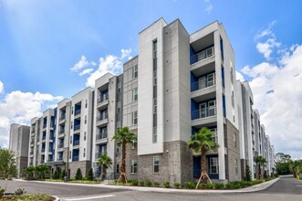3600 E Fletcher Ave in Tampa, FL - Building Photo - Building Photo