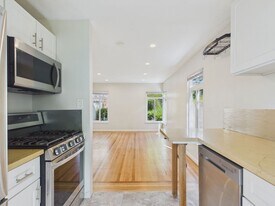 1735 Spruce St in Berkeley, CA - Building Photo