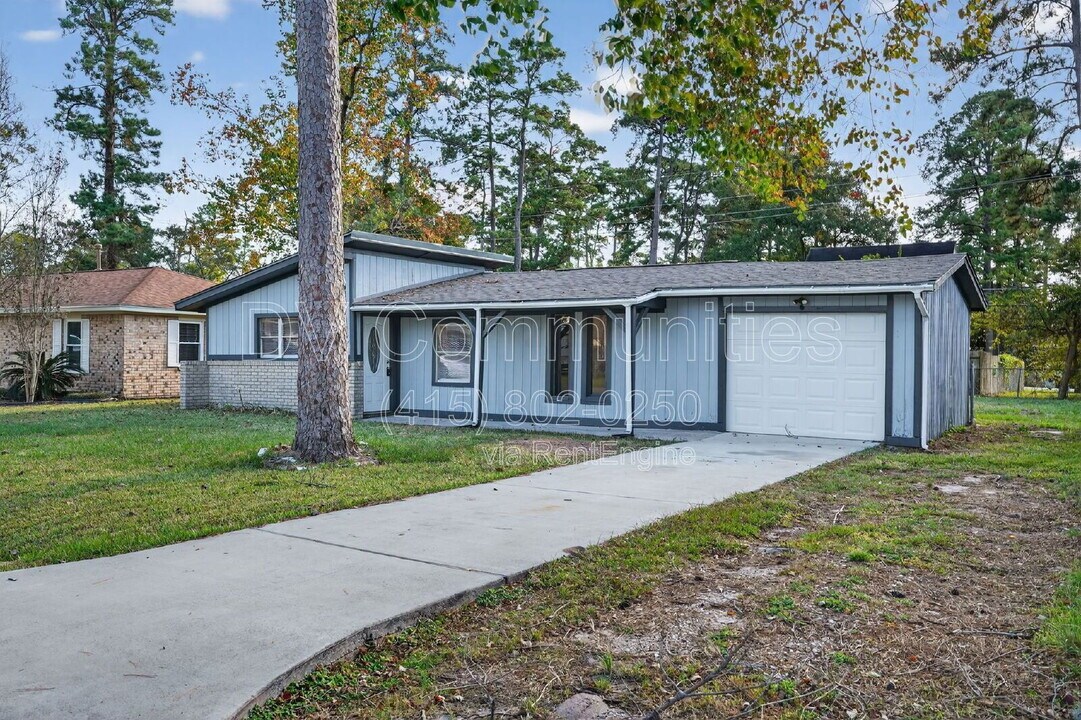 24415 Lightwoods Dr in Huffman, TX - Building Photo