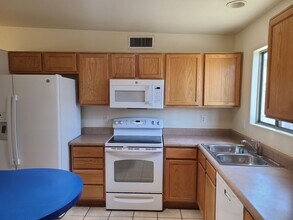 726 W Thurber Rd in Tucson, AZ - Building Photo - Building Photo
