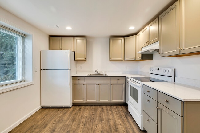 20219 12th Pl S in Seatac, WA - Building Photo - Building Photo