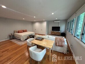 87 Ridgeview Cir in Princeton, NJ - Building Photo - Building Photo