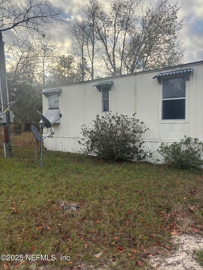 105 Rhine St in Interlachen, FL - Building Photo - Building Photo