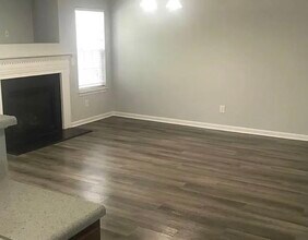 3135 Manhasset Ln, Unit 1 in Raleigh, NC - Building Photo - Building Photo