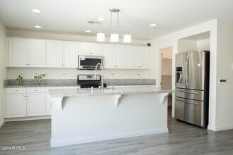 2732 Hemlock Rd in Palmdale, CA - Building Photo - Building Photo